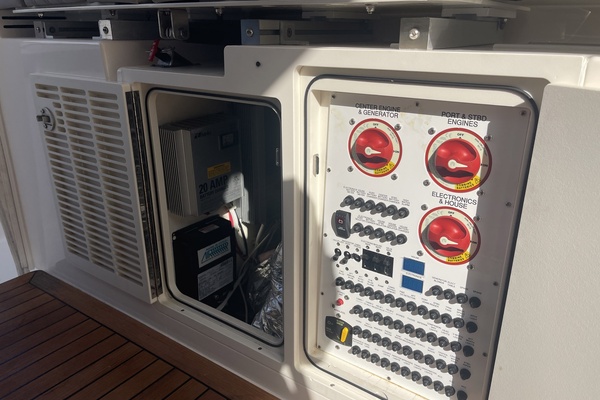 Yolo 40ft Pursuit Yacht For Sale