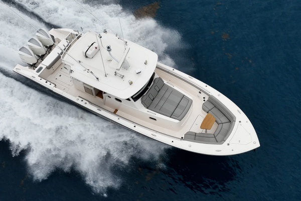 2017 Pursuit 40