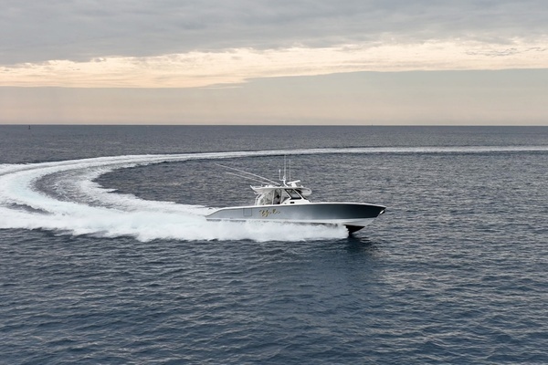 2017 Pursuit 40