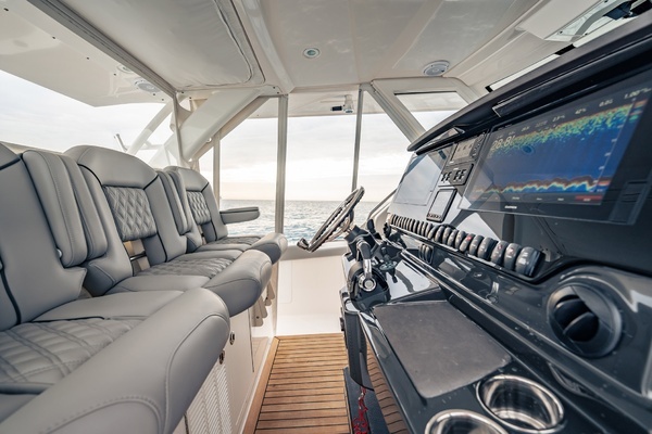 2017 Pursuit 40