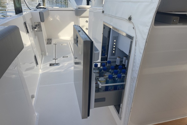 Yolo 40ft Pursuit Yacht For Sale