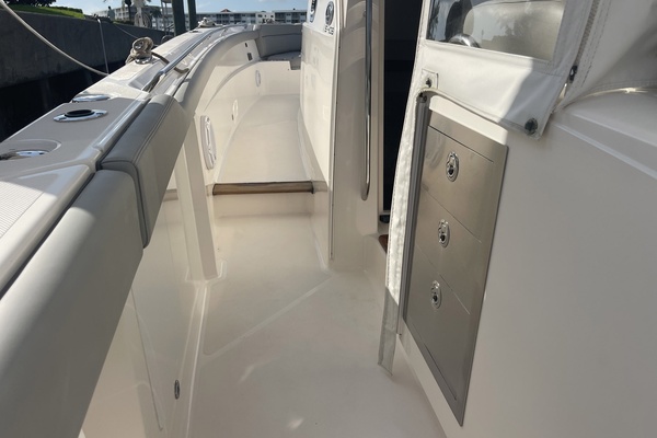 Yolo 40ft Pursuit Yacht For Sale