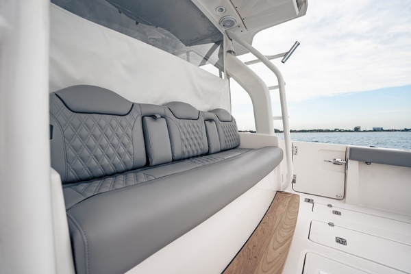 2017 Pursuit 40