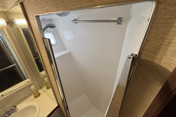 Miles Away 53ft Hatteras Yacht For Sale