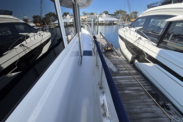 Miles Away 53ft Hatteras Yacht For Sale