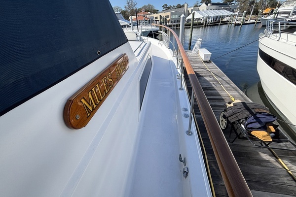Hatteras Motor Yacht Yacht For Sale