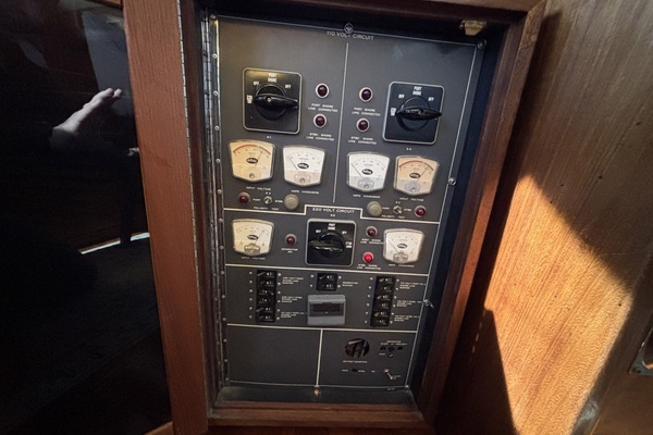 Hatteras Motor Yacht Yacht For Sale