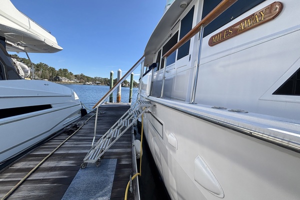 Miles Away 53ft Hatteras Yacht For Sale