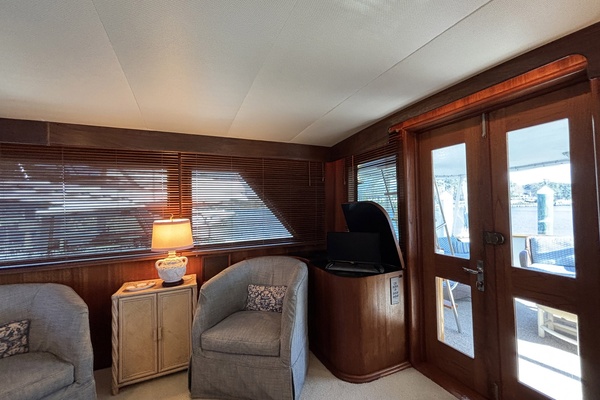 Miles Away 53ft Hatteras Yacht For Sale