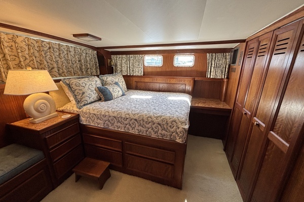 Hatteras Motor Yacht Yacht For Sale