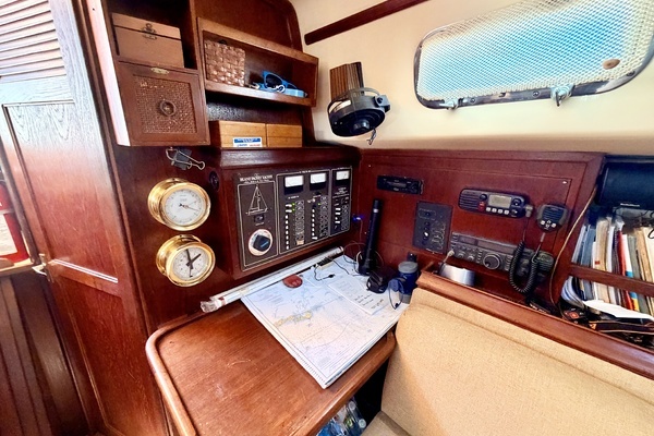 Photo of the 1989 Island Packet Cutter "Nellie Bly"