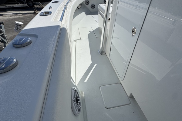 30ft Contender Yacht For Sale