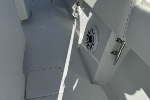 30ft Contender Yacht For Sale