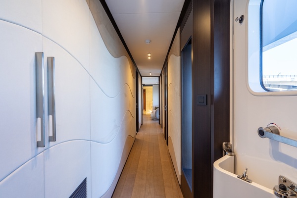 RESONANCE 125ft Hargrave Yacht For Sale