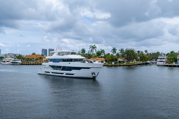 RESONANCE 125ft Hargrave Yacht For Sale