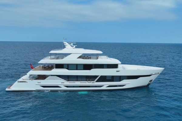 RESONANCE 125ft Hargrave Yacht For Sale