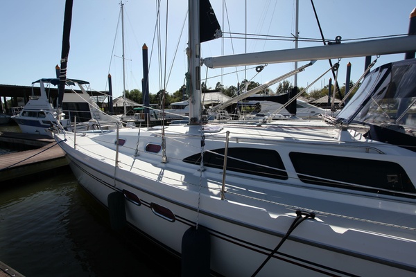 Whiskey Seas 38ft Catalina Yacht For Sale