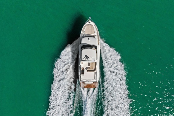 2019 Absolute 52