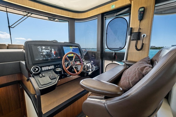 2019 Absolute 52