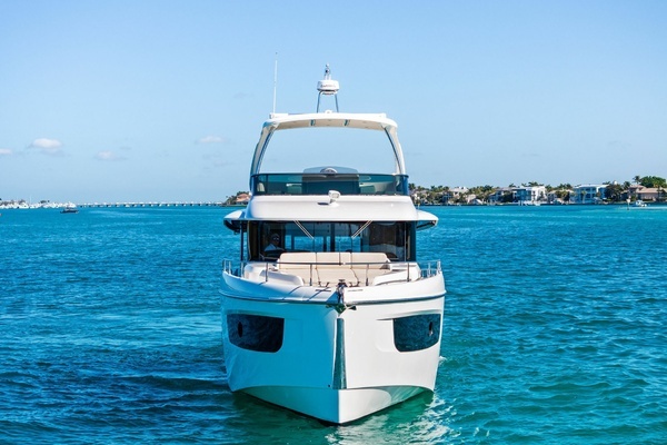 2019 Absolute 52