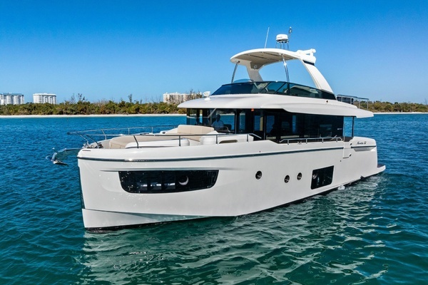 2019 Absolute 52