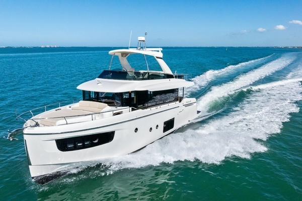 2019 Absolute 52