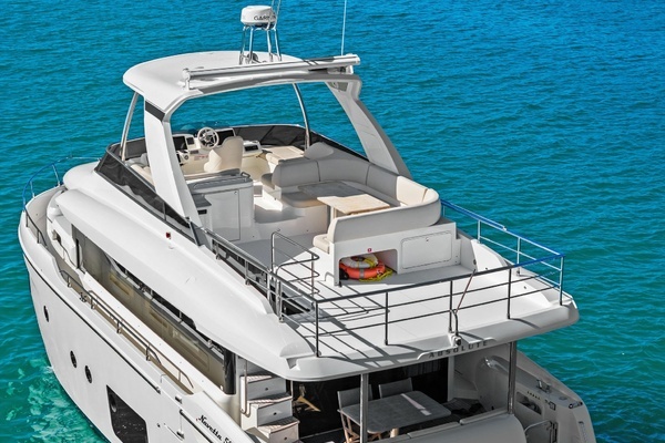 2019 Absolute 52