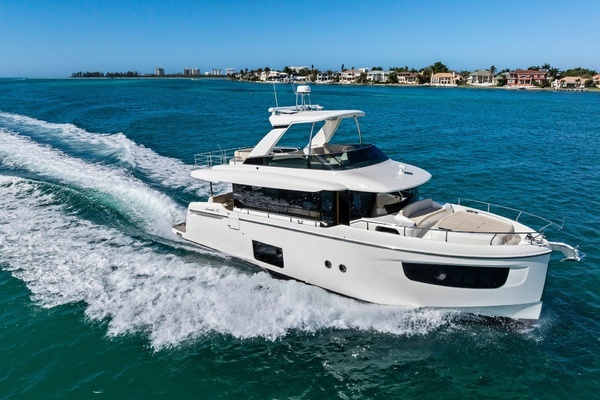 2019 Absolute 52