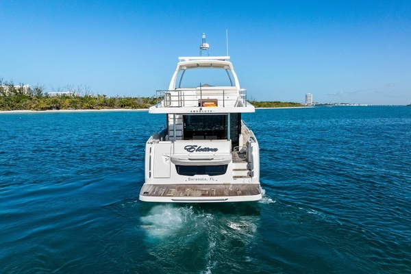 2019 Absolute 52