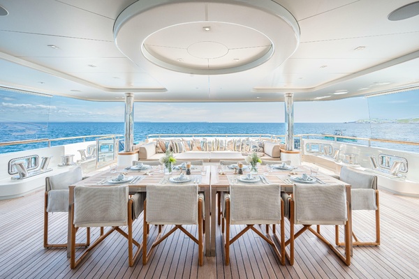 Main Aft Deck Dining And Lounging