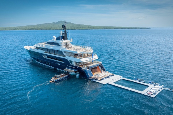 Beach Club, Toy Dock And Tender Retrieval