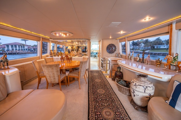 Lazzara 76 - Dare to Dream - Salon