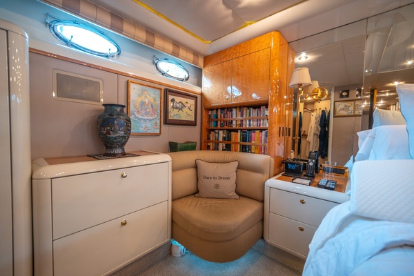 Lazzara 76 - Dare to Dream - Master Stateroom
