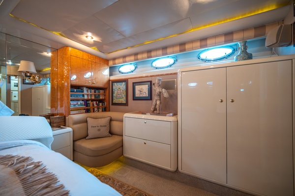 Lazzara 76 - Dare to Dream - Master Stateroom