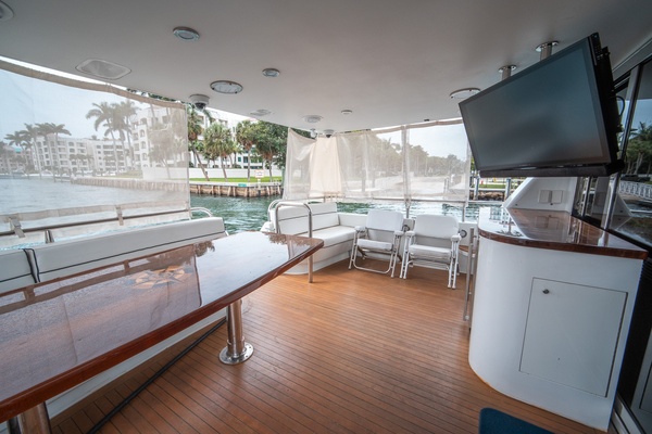 Lazzara 76 - Dare to Dream - Cockpit