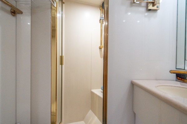 Lazzara 76 - Dare to Dream - Crew