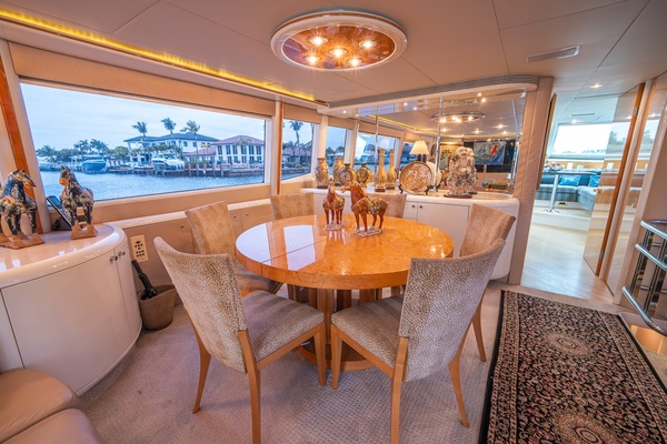 Lazzara 76 - Dare to Dream - Salon