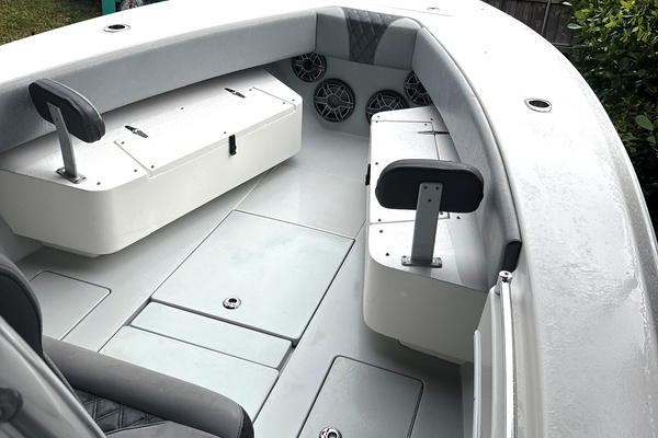 FOMO 2 0 30ft Contender Yacht For Sale