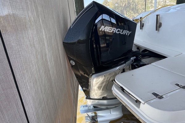 2022 Boston Whaler 32