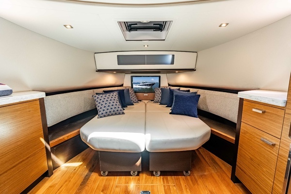 2016 Tiara Yachts 44