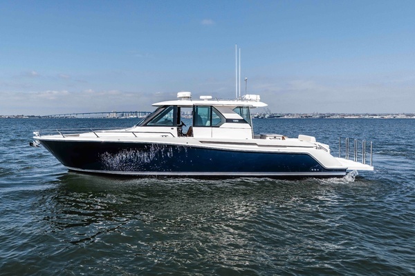 2016 Tiara Yachts 44