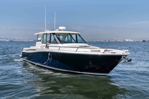 2016 Tiara Yachts 44