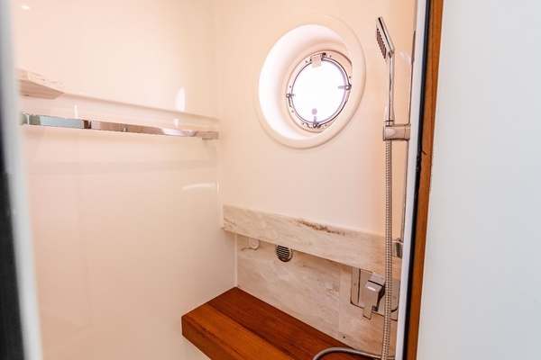 2016 Tiara Yachts 44