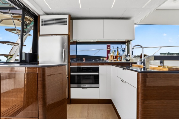 61ft Prestige Yacht For Sale