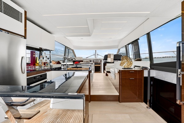 2023 Prestige 61