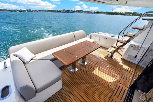 2023 Prestige 61