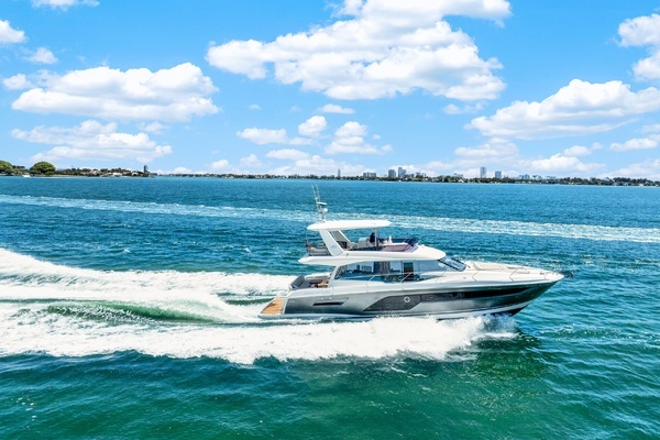 2023 Prestige 61
