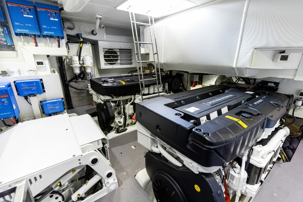 64ft Absolute Yacht For Sale