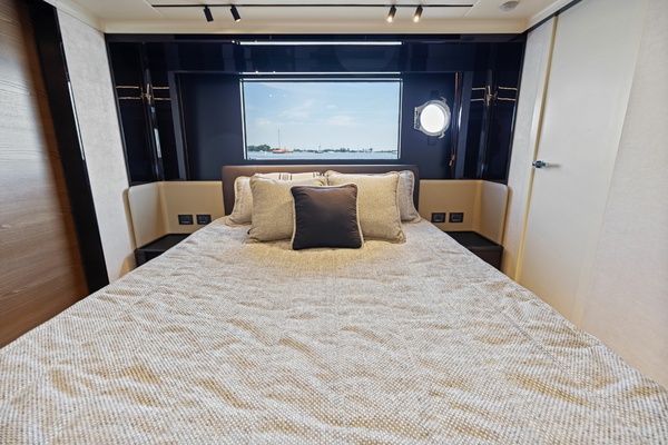 64ft Absolute Yacht For Sale