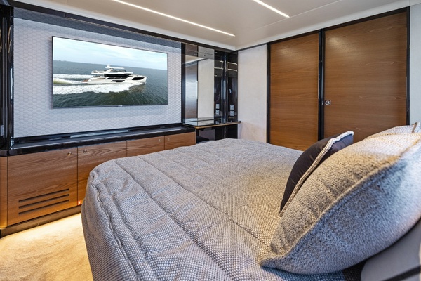 64ft Absolute Yacht For Sale